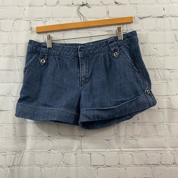 Guess Jeans Modele Womens Size 30 Rolled Hem Jean Shorts - Picture 1 of 7